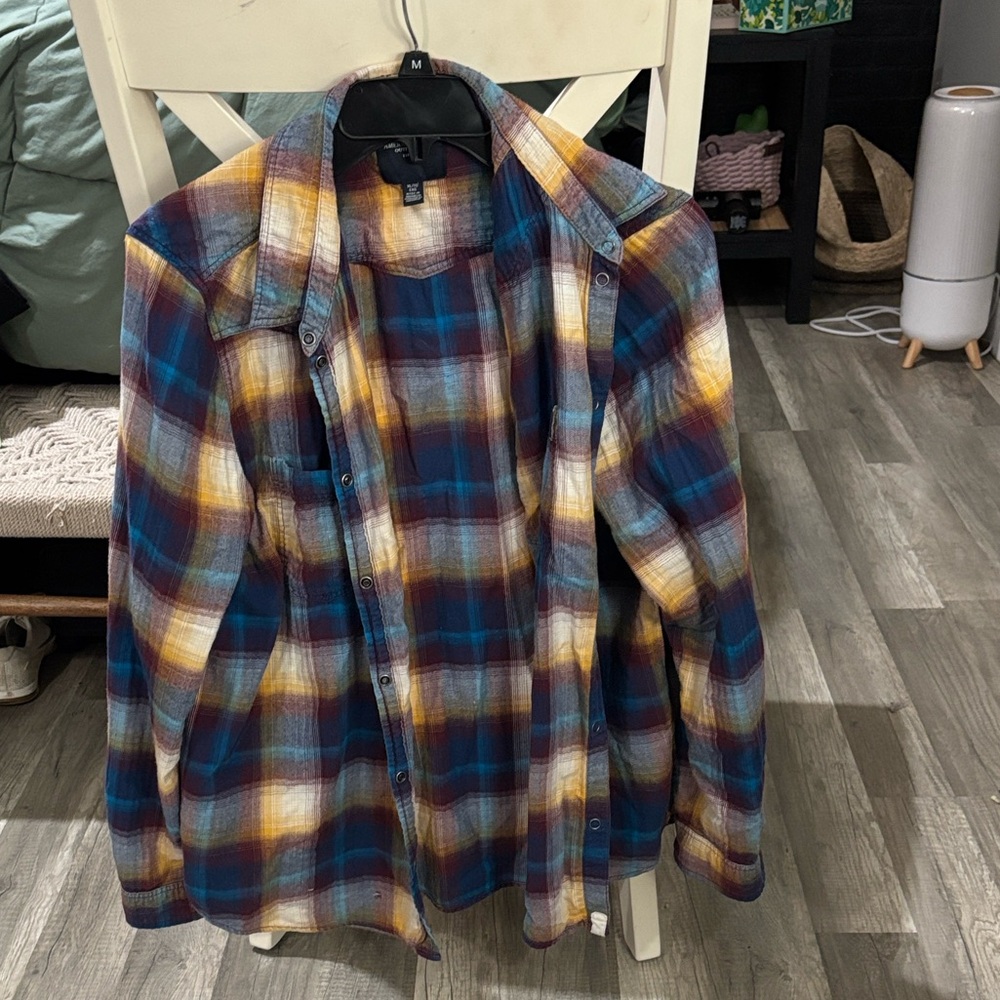 American Eagle Outfitters Plaid Button-Up Shirt in Blue and Brown